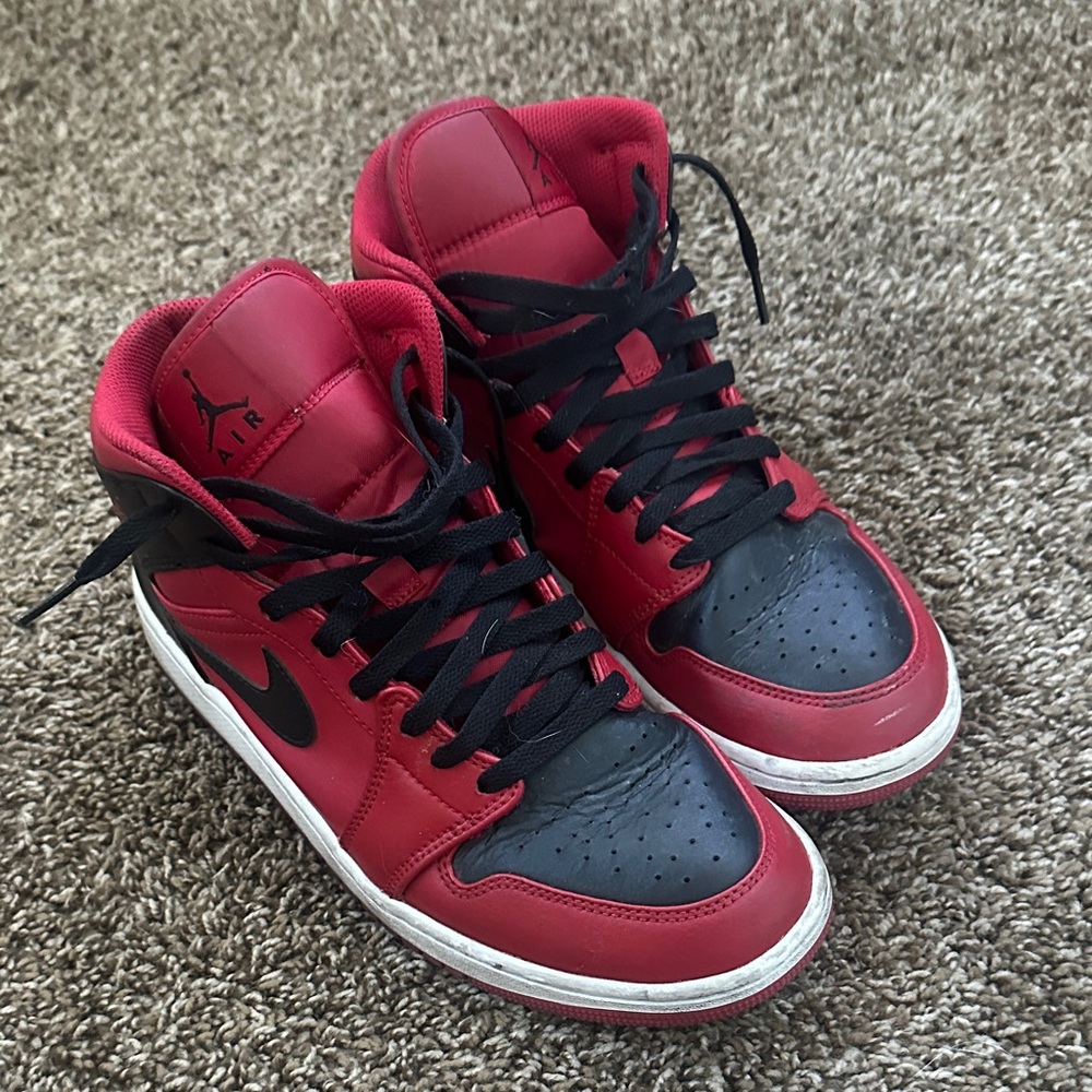 Jordan Air 1 Mid Gym Red and Black